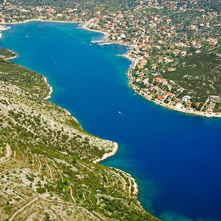 Kupinica Apartment Vinišće Eksteriør billede